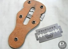 Temperówka, która w swojej oprawie miała umieszczoną żyletkę. Aby naostrzyć ołówki trzeba się było nieźle napracować! szkoła w PRL, wzornictwo w PRL, szkolne akcesoria PRL