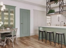 Drzwi w kolorze szałwiowym? Kolor ten jest dostępny w kolekcjach marki DRE: Estra, Reva, Nestor Cell, Auri, Nova Cell oraz w kolekcji drzwi z ukrytą ościeżnicą Sara Eco 2. Kolor szałwiowy we wnętrzach