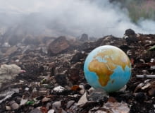 Dzień Ziemi. Zamiast wyrzucić na śmietnik wstawiamy do ogrodu. Dzień Ziemi. Zamiast wyrzucić na śmietnik wstawiamy do ogrodu.