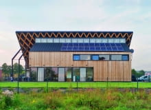 Dom z dachem Dom z dachem