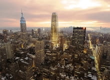 15 Penn Plaza - czy zagrozi pozycji Empire State building? An artist's rendering of Vornado Realty Trust's proposed 67-story building (C), known as 15 Penn Plaza, is seen in this undated handout photo. A soaring new office tower in New York would disturb views of the Empire State Building and diminish the signature symbol of the city's skyline, the famous skyscraper's managers said on Monday at city council hearings. REUTERS/Pelli Clarke Pelli Architects/Handout (UNITED STATES - Tags: CITYSCAPE BUSINESS) FOR EDITORIAL USE ONLY. NOT FOR SALE FOR MARKETING OR ADVERTISING CAMPAIGNS