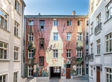 Artystyczne podwórko przy ulicy Więckowskiego 4 Artystyczne podwórko przy ulicy Więckowskiego 4