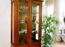 07.07.2006 WARSZAWA DLA PISMA CZTERY KATY ZROB TO SAM WYMIANA USZKODZONEJ SZYBY W WITRYNIE STYLIZACJA JUSTYNA BURDOW-GOLOS KRZYSZTOF RADZANOWSKI FOT. PAWEL SLOMCZYNSKI / AGENCJA GAZETA PUBLIKACJA CZTERY KATY NR 1 (183) - 1.2007 SLOWA KLUCZOWE: WNETRZA MEBLE ZDJĘCIE DO WKŁADKI: PUBLIKACJA CZTERY KATY NR 1 (183) - CZASOPISMA