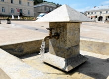 Chęciny. Rynek i okolice po przebudowie 13.08.2014 Checiny . Rynek i okolice rynku . Rewitalizacja . Fot. Jaroslaw Kubalski / Agencja Gazeta DLOKI strony lokalne GW - Kielce ZDJĘCIE DO WKŁADKI: DLOKI strony lokalne GW - Kielce