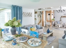 W położonym w jednej z beskidzkich wsi domu, mieszkają cztery osoby: Agnieszka, Szymon i ich dzieci - Łukasz i Amelia oraz pies Omiś i kotka Mimi. Dysponując niewielkim budżetem, krok po kroku, rodzina realizowała marzenia o własnym miejscu na ziemi.