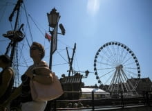 Koło widokowe było największą atrakcją w ubiegłym sezonie turystycznym w Gdańsku. Nie inaczej ma być także w tym roku 22.07.2014 Gdansk . Kolo , diabelski mlyn w Gdansku . fot. Lukasz Glowala / Agencja Gazeta