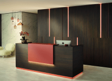 Wykorzystanie dekoru H1227 TM12 Jesion Abano brązowy w strukturze Omnipore. To idealne połączenie, które przywita gości swoim wyrafinowanym stylem, tworząc niezapomniane wrażenia już od pierwszego kroku. Wykorzystanie dekoru H1227 TM12 Jesion Abano brązowy w strukturze Omnipore. To idealne połączenie, które przywita gości swoim wyrafinowanym stylem, tworząc niezapomniane wrażenia już od pierwszego kroku.