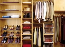 Zamiast półek można zamontować: wysuwane druciane kosze, wysuwane półki, szuflady Praktyczne rozwiązania: wysuwany wieszak na krawaty, pantograf, zawieszana półka, wysuwany wieszak na spodnie, wieszak poprzeczny. Zamiast półek można zamontować: wysuwane druciane kosze, wysuwane półki, szuflady Praktyczne rozwiązania: wysuwany wieszak na krawaty, pantograf, zawieszana półka, wysuwany wieszak na spodnie, wieszak poprzeczny.