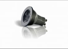 Żarówka z trzema diodami powerLED - jedna dioda daje tyle światła co kilkadziesiąt tradycyjnych diod LED Żarówka z trzema diodami powerLED - jedna dioda daje tyle światła co kilkadziesiąt tradycyjnych diod LED