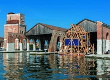 PAWILON AUSTRII. Wielkoformatowe wydruki obrazujące warunki, w jakich mieszkają uchodźcy w Austrii. PAWILON AUSTRII. Wielkoformatowe wydruki obrazujące warunki, w jakich mieszkają uchodźcy w Austrii.