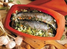 Większości naczyń żaroodpornych można używać nie tylko w mikrofalówce i piekarniku, ale również w zamrażarce. Nadają się także do mycia w zmywarce. Ważne, by nie narażać ich na gwałtowne zmiany temperatur, na przykład wstawiać do piekarnika od razu z lodówki.<br/> Rzymski garnek, ceramika, 31 x 19 cm, Dafi, 69,95 zł Większości naczyń żaroodpornych można używać nie tylko w mikrofalówce i piekarniku, ale również w zamrażarce. Nadają się także do mycia w zmywarce. Ważne, by nie narażać ich na gwałtowne zmiany temperatur, na przykład wstawiać do piekarnika od razu z lodówki.<br/> Rzymski garnek, ceramika, 31 x 19 cm, Dafi, 69,95 zł