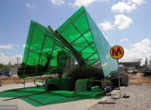 Kolorowe zadaszenie drugiej linii metra w Warszawie