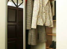 Materiały i narzędzia: świetlówka podszafkowa z przewodem, przewód elektryczny, przełącznik światła, listwa maskująca, dwustronna taśma klejąca, śrubokręt z czujnikiem prądu, nóż 16.01.2008 WARSZAWA OSWIETLENIE W SZAFIE KROK PO KROKU