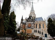 W Łodzi trwa renowacja kaplicy Scheiblera. Zabytkowy obiekt przez długie lata był dewastowany, dopiero teraz pojawiła się realna szansa, że jej dawny blask powróci. Renowacja kaplicy Scheiblera w Łodzi