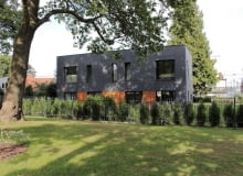 Dom dwurodzinny w Gdyni z podziemną halą garażową - zdjęcie Dom dwurodzinny w Gdyni z podziemną halą garażową - zdjęcie