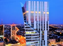 Otwarcie apartamentowca Złota 44