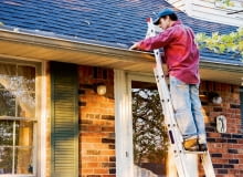 Kontrola stanu rynien przed zimą rynny, orynnowanie