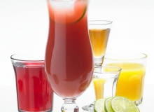 08.11.2007 WARSZAWA SESJA SWIATECZNE PROCENTY NA ZDJECIU AMARETTO COOLER STYLIZACJA ZUZANNA WICIEJOWSKA DLA CZASOPISMA LOGO FOT. ARKADIUSZ SCICHOCKI / AGENCJA GAZETA