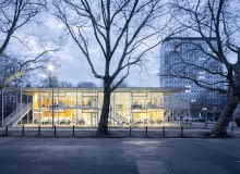 Pawilon naukowy na kampusie Uniwersytetu Technicznego w Brunszwiku (Niemcy). Proj. Gustav Düsing i Max Hacke