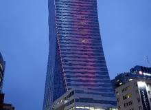 Z okazji gali otwarcia ZŁOTEJ 44 na gości czekał złoty dywan, a sam budynek świecił barwami narodowymi. Otwarcie apartamentowca Złota 44