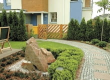 Przy tarasie znajduje się małe źródełko ukryte między głazami Przy tarasie znajduje się małe źródełko ukryte między głazami