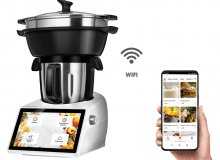 Robot współpracuje z domową siecią Wi-Fi, automatycznie aktualizując bazę przepisów. Robot współpracuje z domową siecią Wi-Fi, automatycznie aktualizując bazę przepisów.