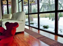 Grzejniki kanałowe polecane są do pomieszczeń, gdzie znaczna część ściany zewnętrznej jest przeszklona Grzejniki kanałowe polecane są do pomieszczeń, gdzie znaczna część ściany zewnętrznej jest przeszklona