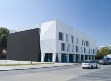 Dzielnicowe Centrum Kultury na Ursynowie - widok od wschodu