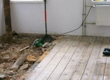 Podłoga z desek na legarach ułożonych na stropie betonowym na belkach stalowych Podłoga z desek na legarach ułożonych na stropie betonowym na belkach stalowych