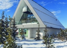 Ten dom to prawdziwe arcydzieło, które umiejętnie łączy tradycję i nowoczesność.