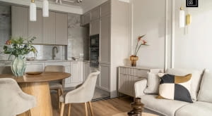 Wnętrza w złotej poświacie - projekt pracowni KODO