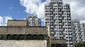 Sedesowce we Wrocławiu, czyli zespół mieszkano-usługowy przy placu Grunwaldzkim we Wrocławiu, proj. Jadwiga Grabowska-Hawrylak, lata 60. XX wieku