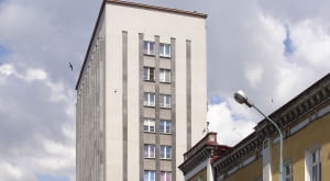 Budynek Komunalnej Kasy Oszczędności w Chorzowie od strony ul. Zjednoczenia