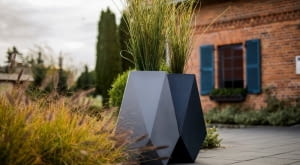 Wysoka nowoczesna donica na taras