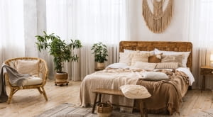 Boho, scandi czy minimalizm – który styl sprawdzi się w organicznej sypialni?Sl
