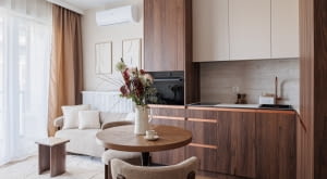 Wnętrze inspirowane estetyką połowy XX wieku - projekt Decoroom