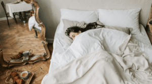 Kołdra wełniana – naturalne ciepło, które wspiera zdrowy sen