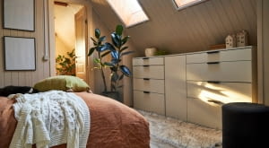 Trudne mieszkanie ze skosami – jak je urządzić?