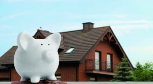 Pamiętaj, aby mieć również bufor finansowy. Zawsze warto mieć zapas środków na wypadek nieprzewidzianych sytuacji lub ewentualnych problemów. Eksperci zalecają, aby ten bufor wynosił około 10-20% całkowitego budżetu.