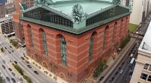 Postmodernistyczna biblioteka w Chicago - Harold Washington Library. Proj. James Hammond