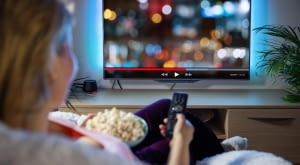 Telewizja przez internet w wynajmowanym mieszkaniu – rozwiązanie bez montażu
