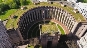 Espaces d’Abraxas pod Paryżem. Proj. Ricardo Bofill