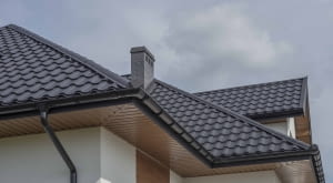 Podbitka dachowa – estetyczne i funkcjonalne wykończenie dachu