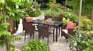 Meble technorattanowe – jak je wykorzystać?