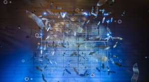 Szklana instalacja Edyty Barańskiej redefiniuje przestrzeń DOMOTEKI