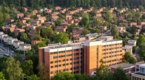 Zlin. Na pierwszym planie wieżowiec 21