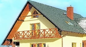 W domach z dachami dwuspadowymi styk ścian szczytowych i połaci trzeba dobrze ocieplić