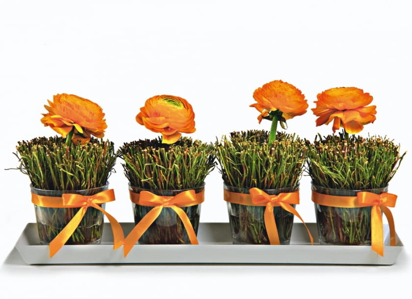 10.04.2011 WARSZAWA WYSTAWA I POKAZ FLORYSTOW PRAC DYPOLOMOWYCH SZKOLY MALGORZATY NISKIEJ FLORYSTA 2011 WIELKANOCNE KOMPOPZYCJE DLA CZASOPISMA BUKIETTY FOT. ARKADIUSZ SCICHOCKI / AGENCJA GAZETA