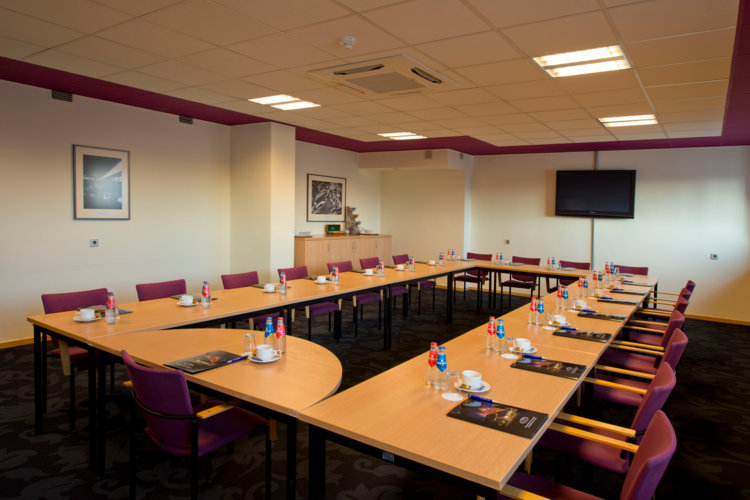 Royale_vergaderruimte_bij_Preston_Palace_all-inclusive
