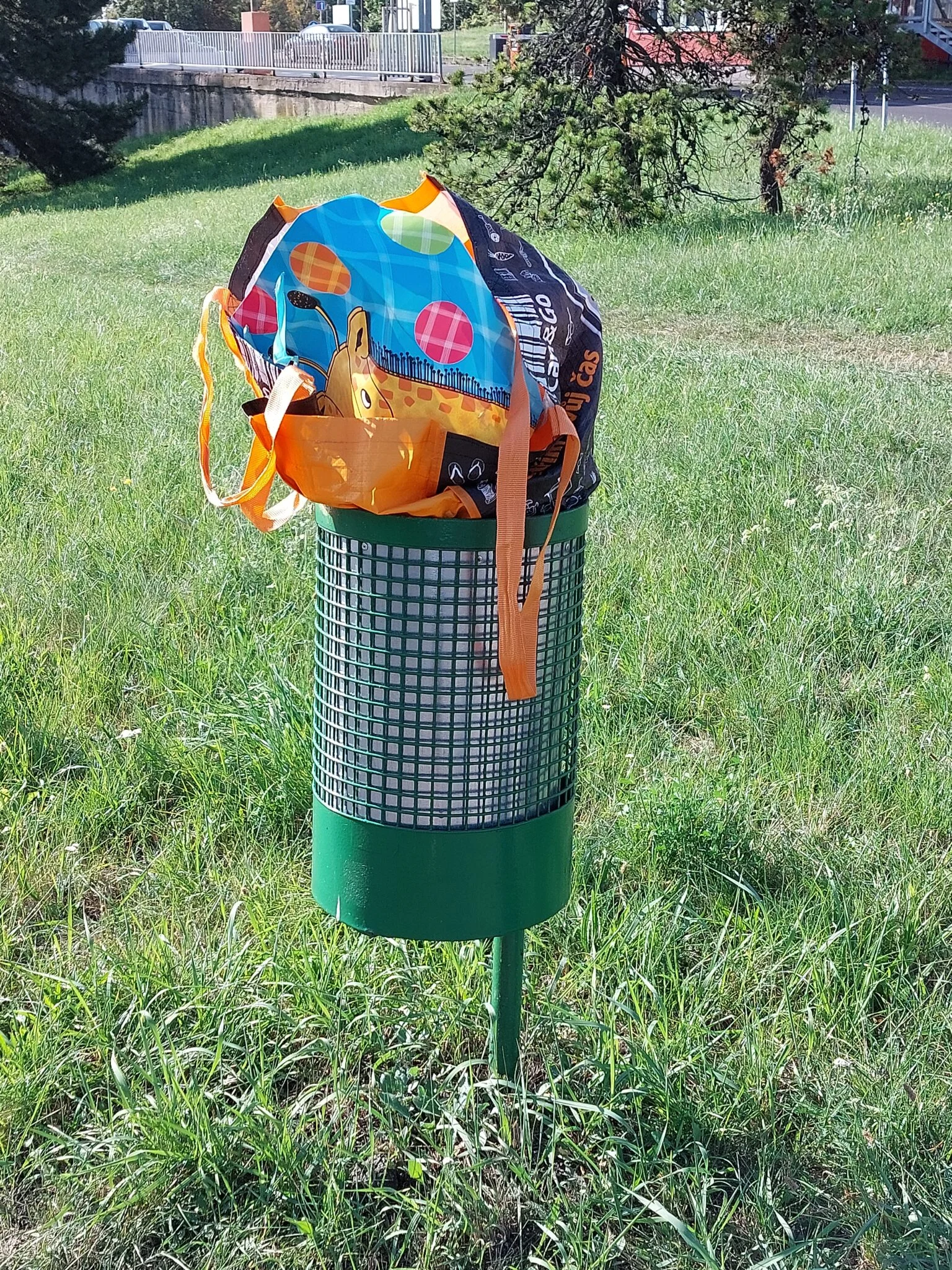 Odpadkové koše k takovému odkládání neslouží